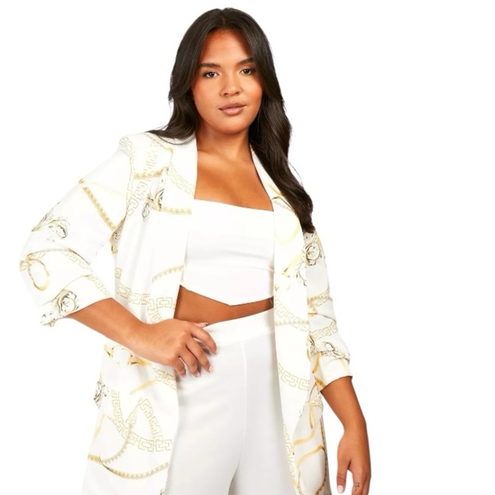 Boo Hoo size 18 White chain print jacket withj runched sleeves NWT